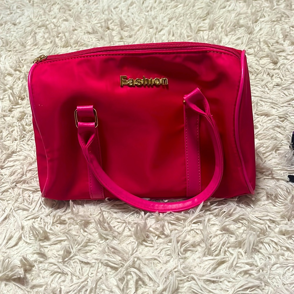 Two zip up pockets in purse good quality!